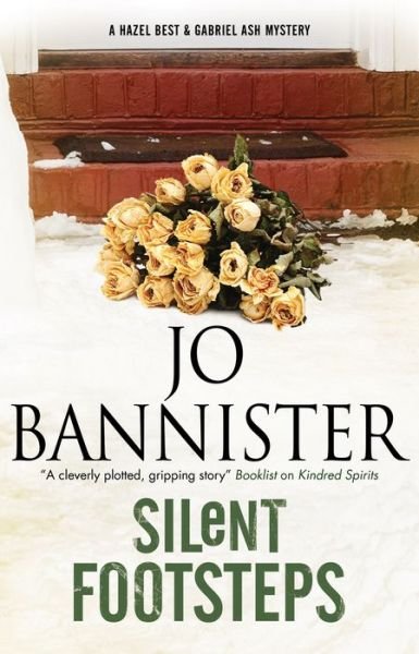 Cover for Jo Bannister · Silent Footsteps - A Hazel Best &amp; Gabriel Ash Mystery (Hardcover Book) [Main - Large Print edition] (2019)
