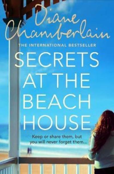 Cover for Diane Chamberlain · Secrets at the Beach House (Paperback Book) (2018)