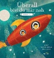Cover for Sally Lloyd-Jones · Überall bist du mir nah (Board book) (2022)