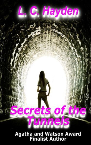 Cover for L C Hayden · Secrets if the Tunnels (Paperback Bog) (2015)