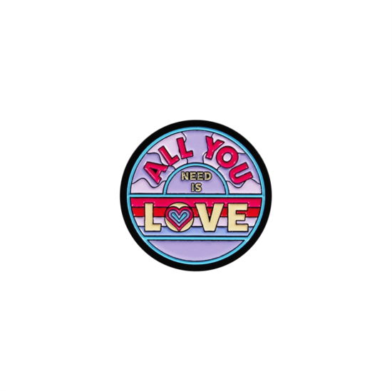 Pin Badge - The Beatles (All You Need Is Love) - The Beatles - Produtos - BEATLES - 5055453416170 - 5 de abril de 2024