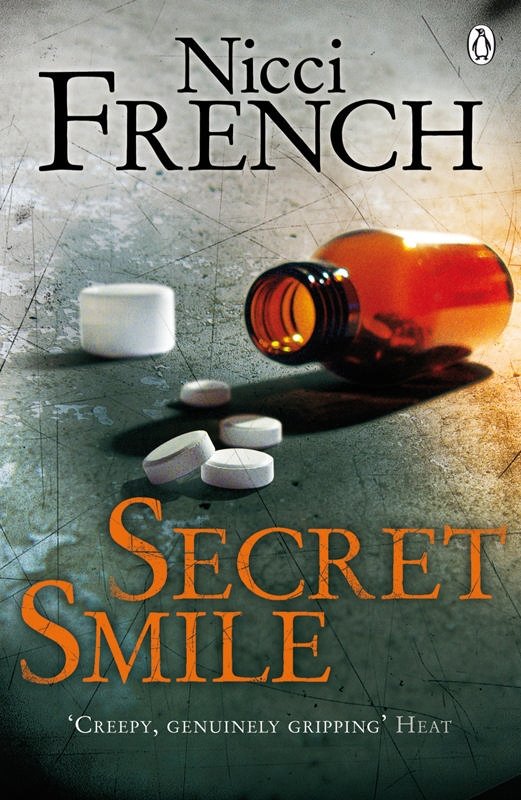 Cover for Nicci French · Secret Smile: With a new introduction by Erin Kelly (Paperback Book) (2008)
