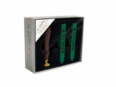 Harry Potter: Slytherin Wax Seal Set - Insight Editions - Libros - Insight Editions - 9781647220174 - 1 de septiembre de 2020