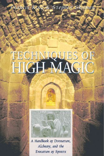 Cover for Stephen Skinner · Techniques of High Magic: a Handbook of Divination, Alchemy, and the Evocation of Spirits (Paperback Bog) [Reissue edition] (2000)