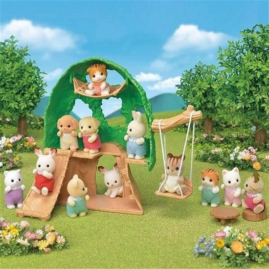 Cover for Sylvanian Families 5318 Baby Abenteuer Baumhaus · Syl Baby Abenteuer Baumhaus (Toys) (2019)
