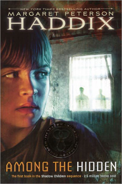 Cover for Margaret Peterson Haddix · Among the Hidden (Turtleback School &amp; Library Binding Edition) (Aladdin Fiction) (Hardcover bog) [Turtleback School &amp; Library Binding edition] (2000)
