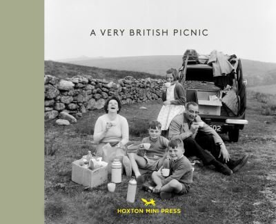Cover for Hoxton Mini Press · A Very British Picnic (Hardcover Book) (2022)
