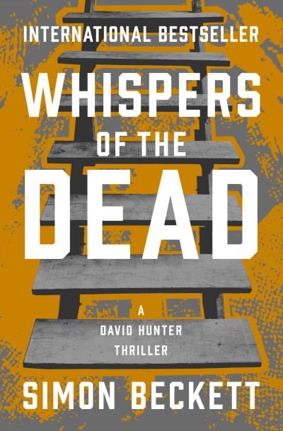 Cover for Simon Beckett · Whispers of the Dead (Paperback Book) (2022)