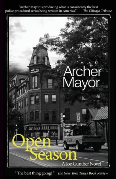 Cover for Archer Mayor · Open Season - Joe Gunther Mysteries (Paperback Book) [Reprint edition] (2007)