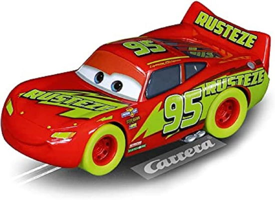 Cover for Carrera · Carrera GO!!! Raceauto - Lightning McQueen Glow Racer (Leksaker)