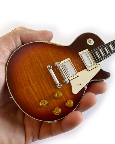 Billy F Gibbons Gibson Les Paul Mini Guitar - Billy F Gibbons Gibson Les Paul Mini Guitar - Merchandise -  - 0661239453205 - 11. april 2023