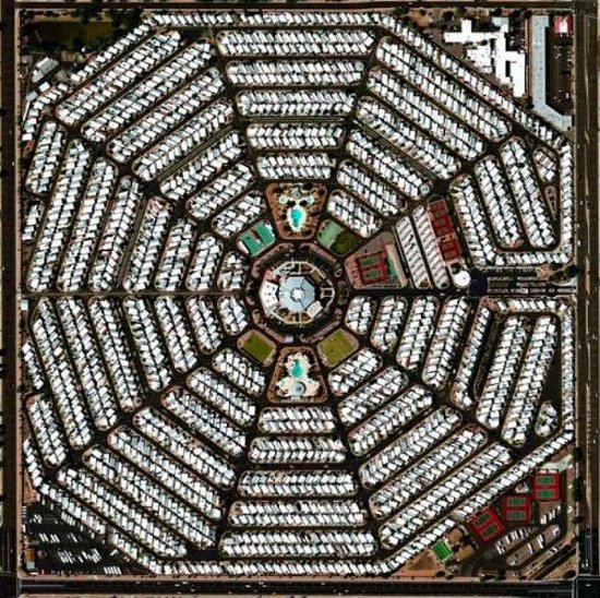 Cover for Modest Mouse · Strangers to Ourselves (LP) [180 gram edition] (2015)