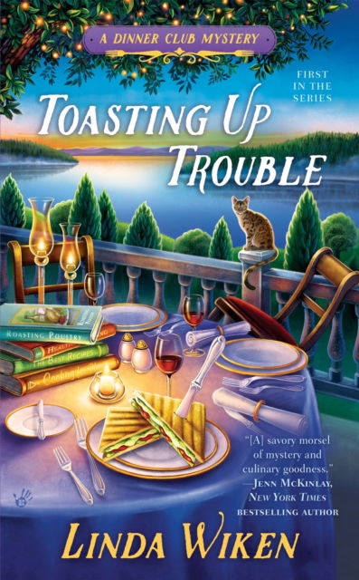 Cover for Linda Wiken · Toasting Up Trouble - A Dinner Club Mystery (Paperback Book) (2016)