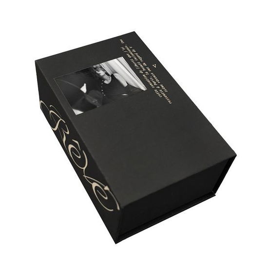 Cover for V (BTS) · Rêvé (Book) (2025)