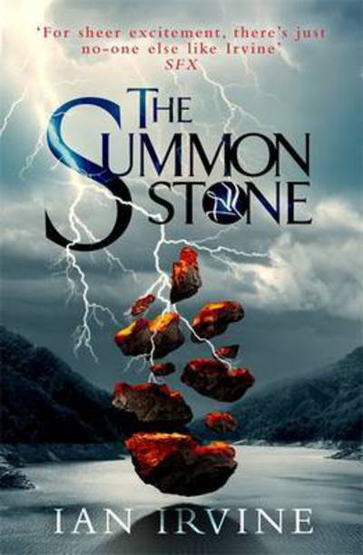 The Summon Stone: The Gates of Good and Evil, Book One (A Three Worlds Novel) - The Gates of Good and Evil - Ian Irvine - Książki - Little, Brown Book Group - 9780356505220 - 16 lutego 2017