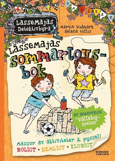 Cover for Martin Widmark · LasseMajas Detektivbyrå: LasseMajas sommarlovsbok. Vallebyspelen (Innbunden bok) (2018)