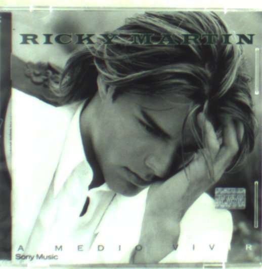 Cover for Ricky Martin · Medio Vivir (CD) (1995)