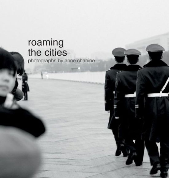 Cover for Chahine · Roaming the Cities (Book) (2014)