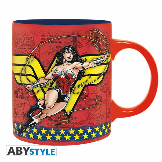 DC COMICS  - Mug 320 ml - Wonder Woman Action - Mug - Merchandise -  - 3665361018230 - 15. november 2019