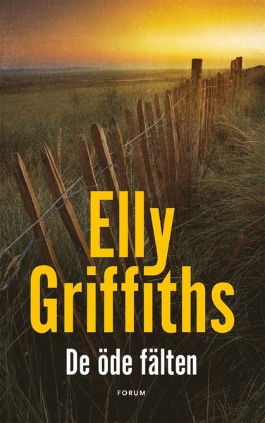 Cover for Elly Griffiths · Ruth Galloway: De öde fälten (ePUB) (2015)