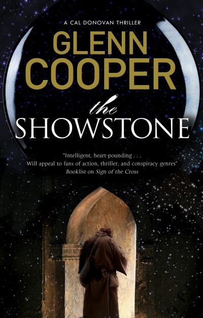 Cover for Glenn Cooper · The Showstone - A Cal Donovan Thriller (Paperback Book) [Main edition] (2021)