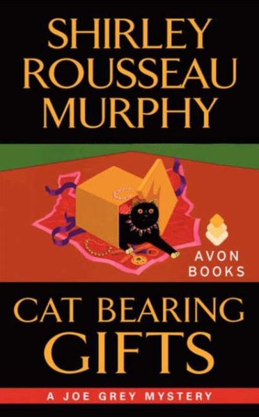 Cover for Shirley Rousseau Murphy · Cat Bearing Gifts - Joe Grey Mystery Series (Paperback Book) (2013)