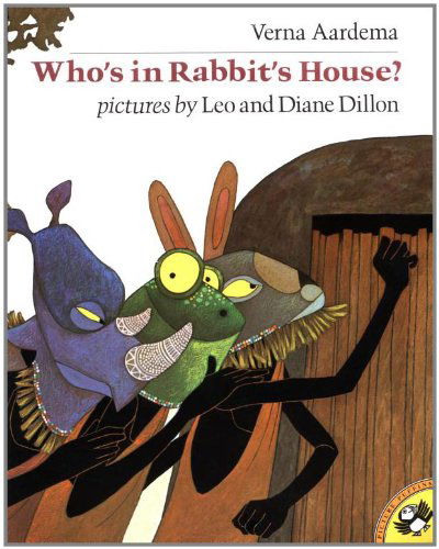 Cover for Verna Aardema · Who's in Rabbit's House? (Picture Puffins) (Paperback Book) [Reissue edition] (1992)