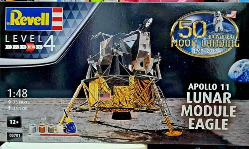 NASA Modellbausatz Geschenkset 1/48 Apollo 11 Luna - Revell - Produtos - Revell - 4009803895246 - 8 de maio de 2024