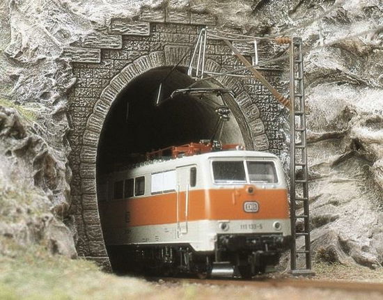 Cover for Tunnelportaal E · Tunnelportaal E-loc H0 (Toys)