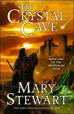 The Crystal Cave: Book One of the Arthurian Saga - The Merlin Series - Mary Stewart - Kirjat - HarperCollins - 9780060548254 - tiistai 6. toukokuuta 2003