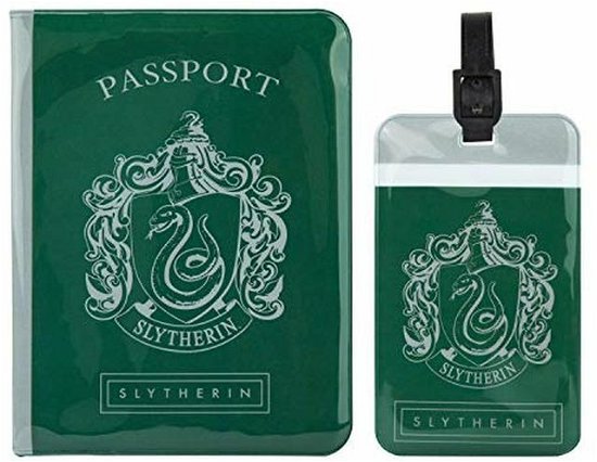 Slytherin - Tag and Passport Cover Set - Harry Potter - Produtos - CINEREPLICAS - Fame Bros. - Limited - 4895205604261 - 31 de março de 2021