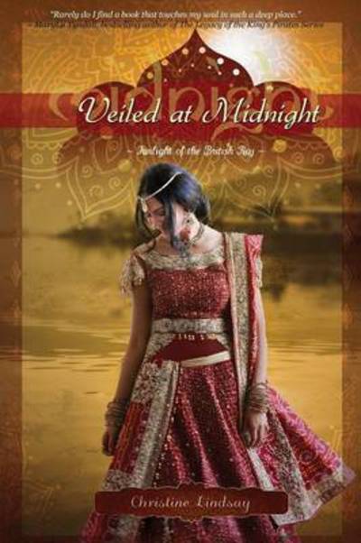 Veiled at Midnight - Christine Lindsay - Kirjat - WhiteFire Publishing - 9781939023261 - keskiviikko 15. lokakuuta 2014