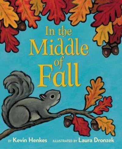 In the Middle of Fall Board Book - Kevin Henkes - Livros - Greenwillow Books - 9780062747266 - 4 de setembro de 2018