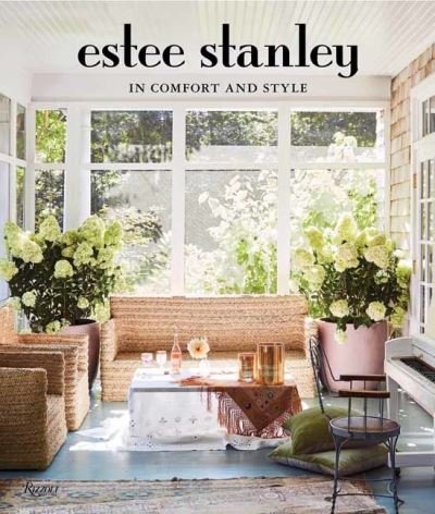 Cover for Estee Stanley · In Comfort and Style (Hardcover Book) (2022)
