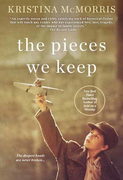 Cover for Kristina McMorris · Pieces We Keep (Paperback Book) (2020)