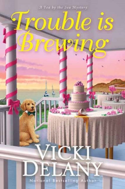 Cover for Vicki Delany · Trouble Is Brewing (Gebundenes Buch) (2024)