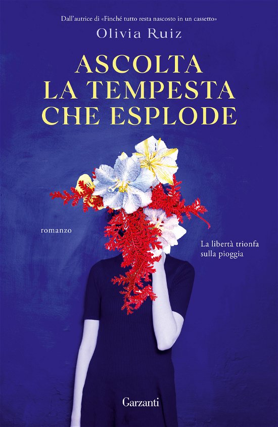 Cover for Olivia Ruiz · Ascolta La Tempesta Che Esplode (Book)