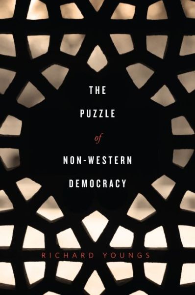 The Puzzle of Non-Western Democracy - Richard Youngs - Böcker - Brookings Institution - 9780870034282 - 18 september 2015