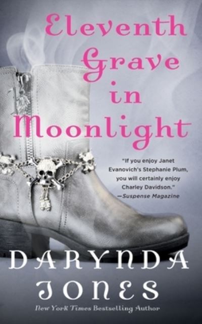 Cover for Darynda Jones · Eleventh Grave in Moonlight (Paperback Book) (2017)