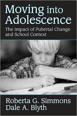 Moving into Adolescence - Roberta G. Simmons - Bøger - Taylor and Francis - 9780202303284 - 31. december 1987