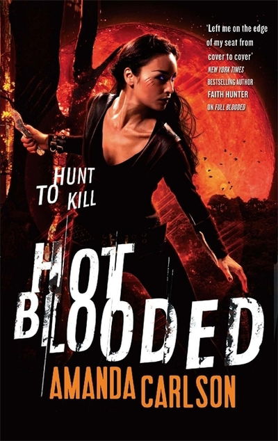 Cover for Amanda Carlson · Hot Blooded: Book 2 in the Jessica McClain series - Jessica McCain (Pocketbok) (2013)