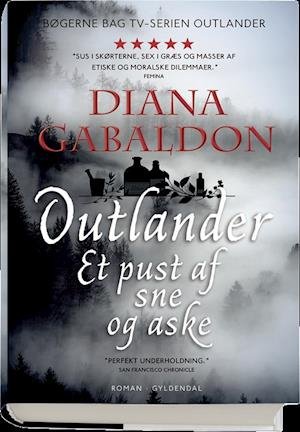 Cover for Diana Gabaldon · Outlander 6 - Et pust af sne og aske (Indbundet Bog) [1. udgave] (2019)