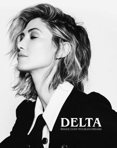 Cover for Delta Goodrem · Bridge Over Troubled Dreams (Hardcover bog) (2021)