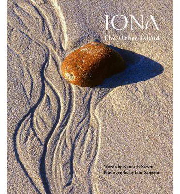 Iona - Kenneth Steven - Books - Saint Andrew Press - 9780861538300 - April 25, 2014