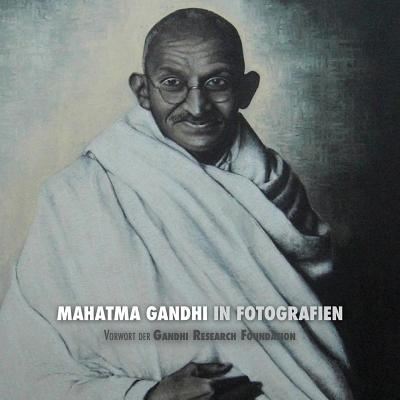 Cover for Adriano Lucca · Mahatma Gandhi in Fotografien (Paperback Book) (2018)