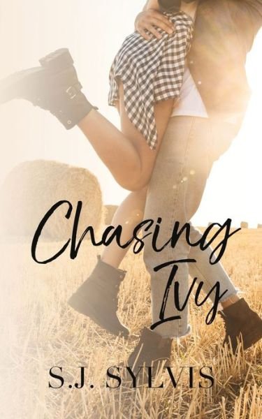 Cover for S J Sylvis · Chasing Ivy (Paperback Book) (2018)