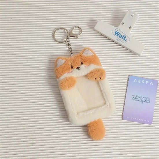Cute Little Fox(y) - PLUSH PHOTOCARD KEYRING HOLDER - Merchandise -  - 9951171002304 - 1 februari 2024