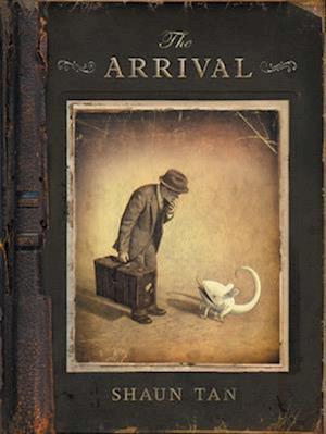 The Arrival - Shaun Tan - Books - - 9780439895309 - May 20, 2025