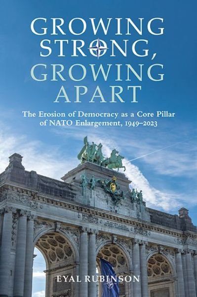 Growing Strong, Growing Apart - Eyal Rubinson - Böcker - State University of New York Press - 9781438497310 - 1 april 2024