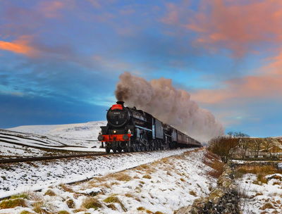 Cover for Robin Coombes · Railways in the British Landscape (Paperback Book) (2018)